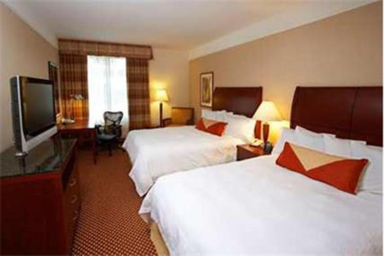 Hilton Garden Inn Кларксбург Номер фото