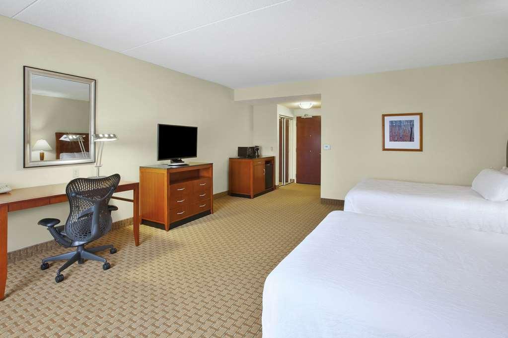 Hilton Garden Inn Кларксбург Номер фото